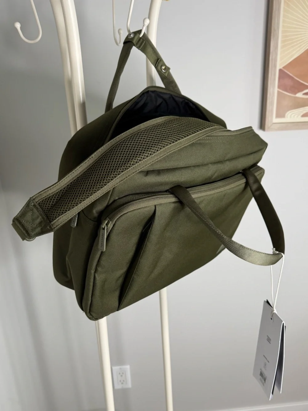 Herschel 18L - Olive Green - Messenger Travel Bag - Picture 13 of 13